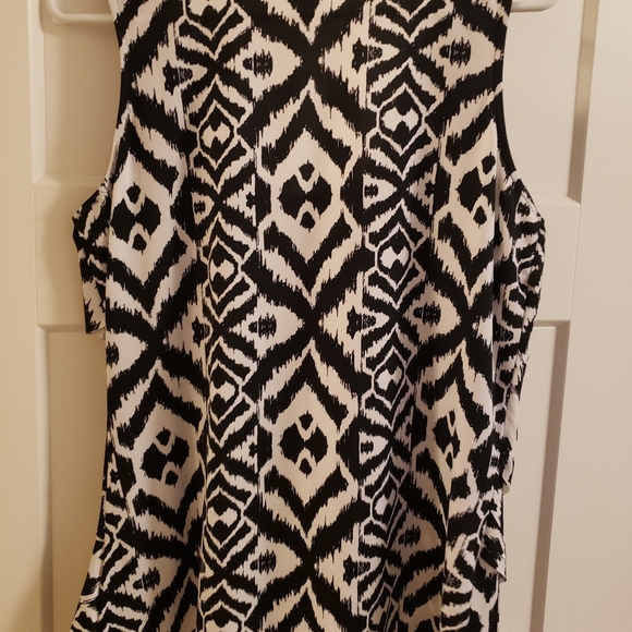 Black/White Denver Hayes blouse w/ruffles - Picture 2 of 5